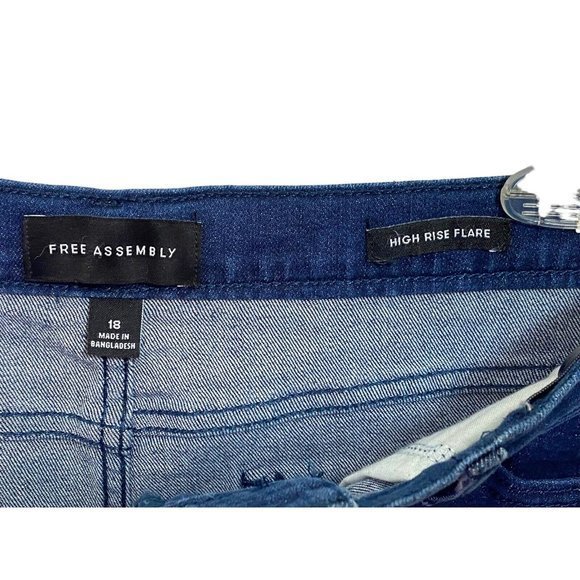 Free Assembly Women's High Rise Flare Jeans, Dark Wash Size 18 Bootcut NWT New - Picture 6 of 6